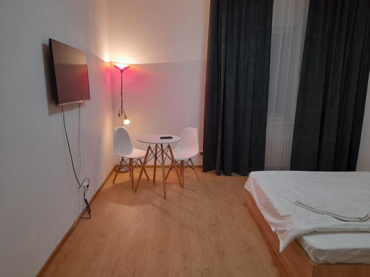 Piata Unirii- 1 Room Studio Apartment ทิมิชัวรา ภายนอก รูปภาพ