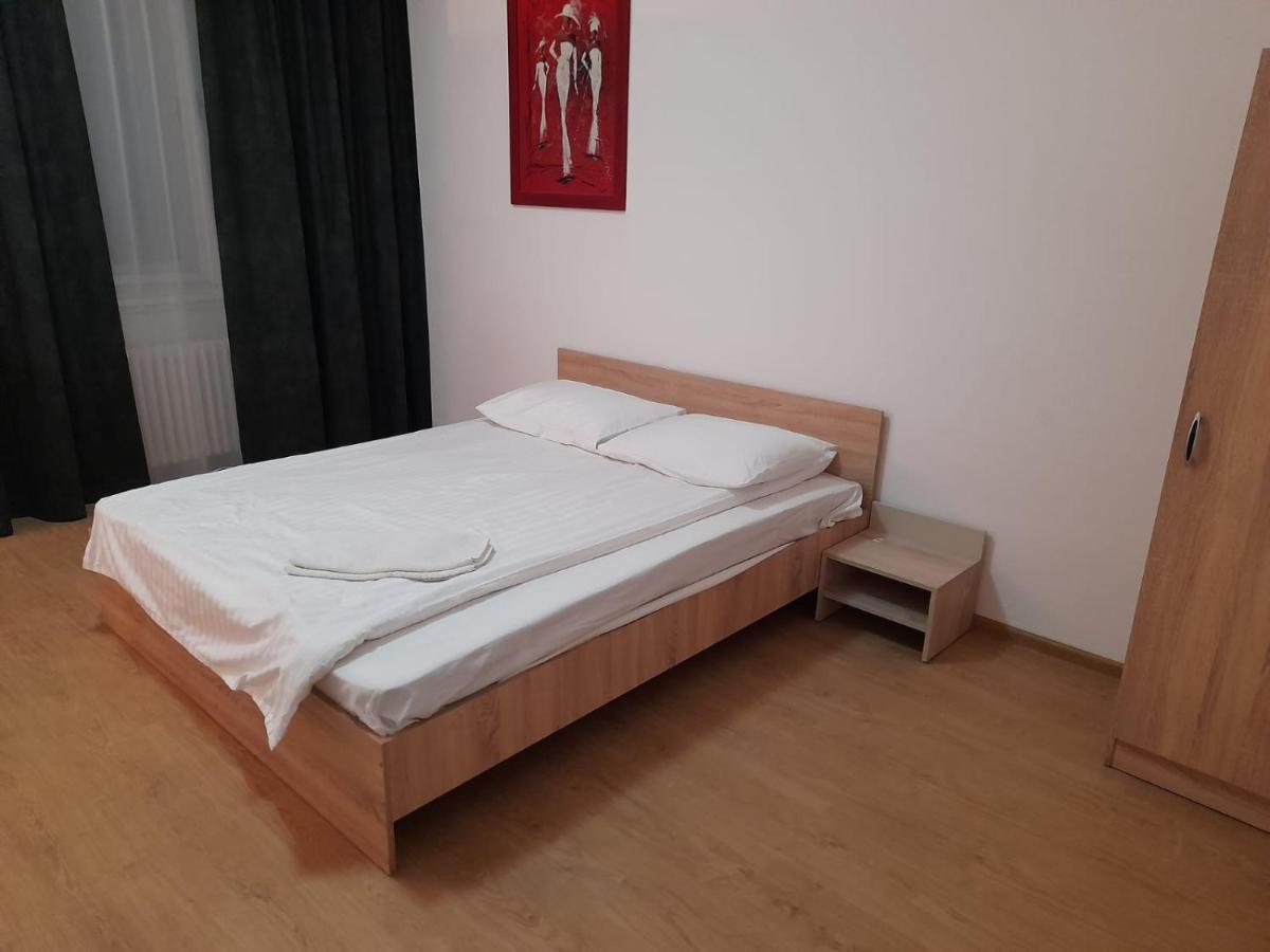 Piata Unirii- 1 Room Studio Apartment ทิมิชัวรา ภายนอก รูปภาพ