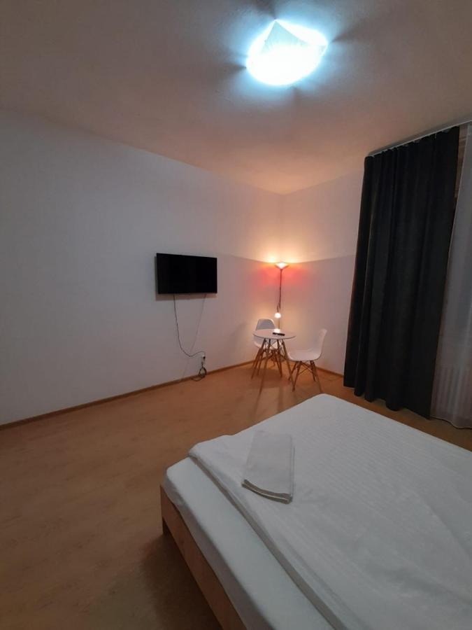 Piata Unirii- 1 Room Studio Apartment ทิมิชัวรา ภายนอก รูปภาพ