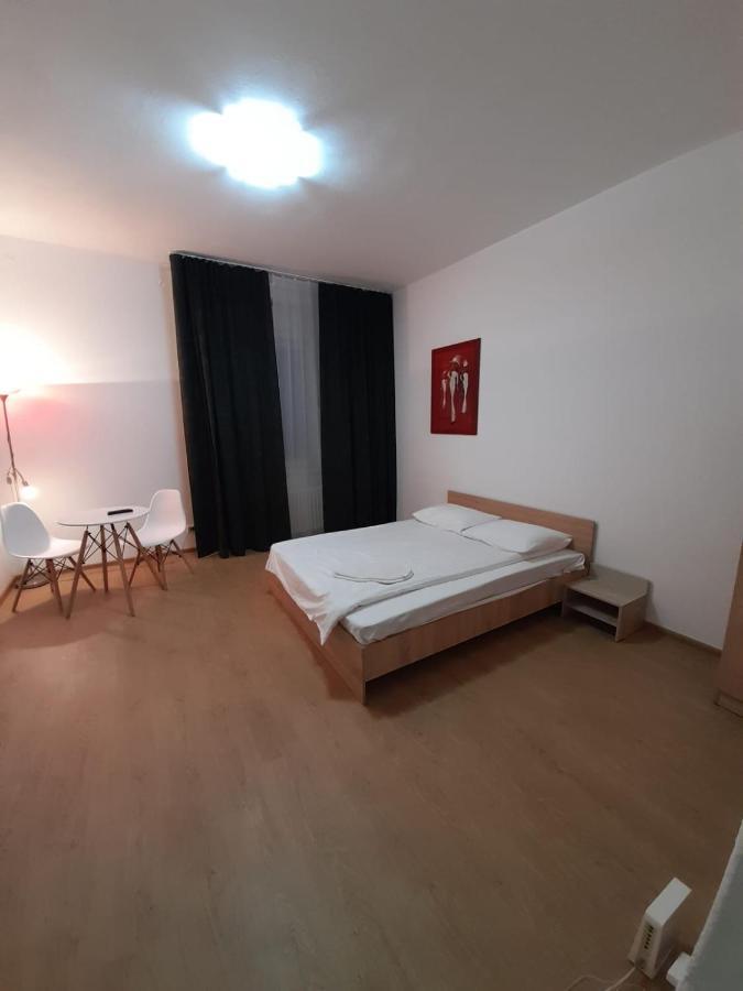 Piata Unirii- 1 Room Studio Apartment ทิมิชัวรา ภายนอก รูปภาพ